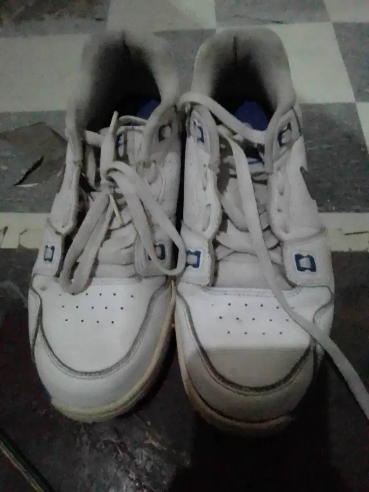 Sepatu Nike UK 41