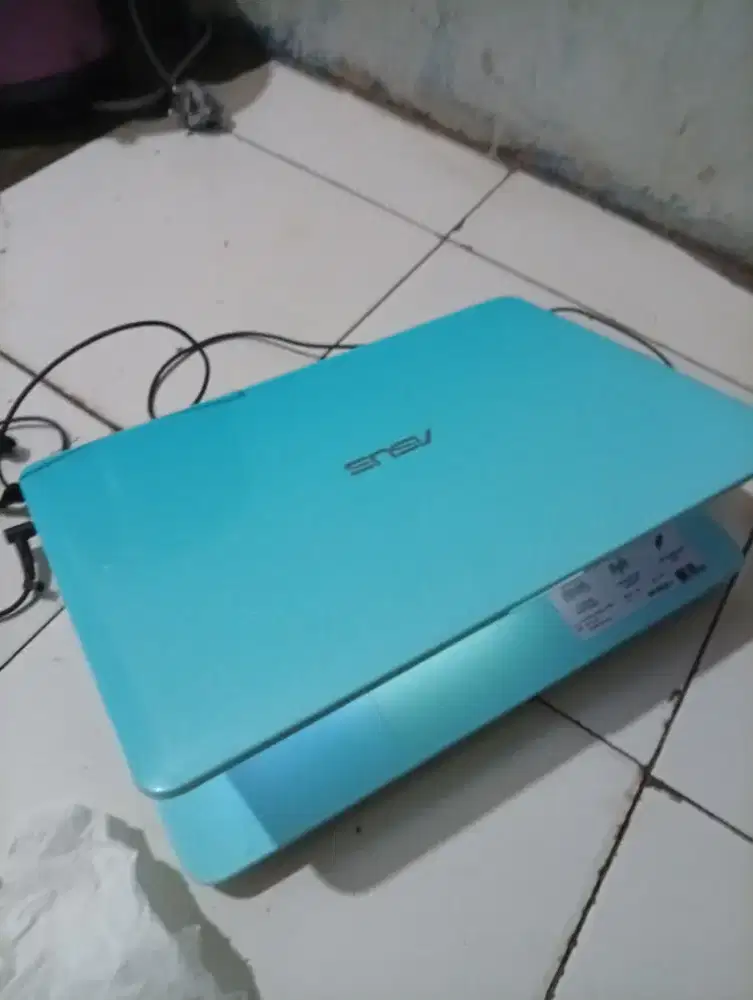 Laptop asusu intel windos 10