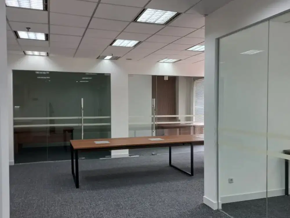 Disewakan Gedung Menara Dea Luasan 110 sqm