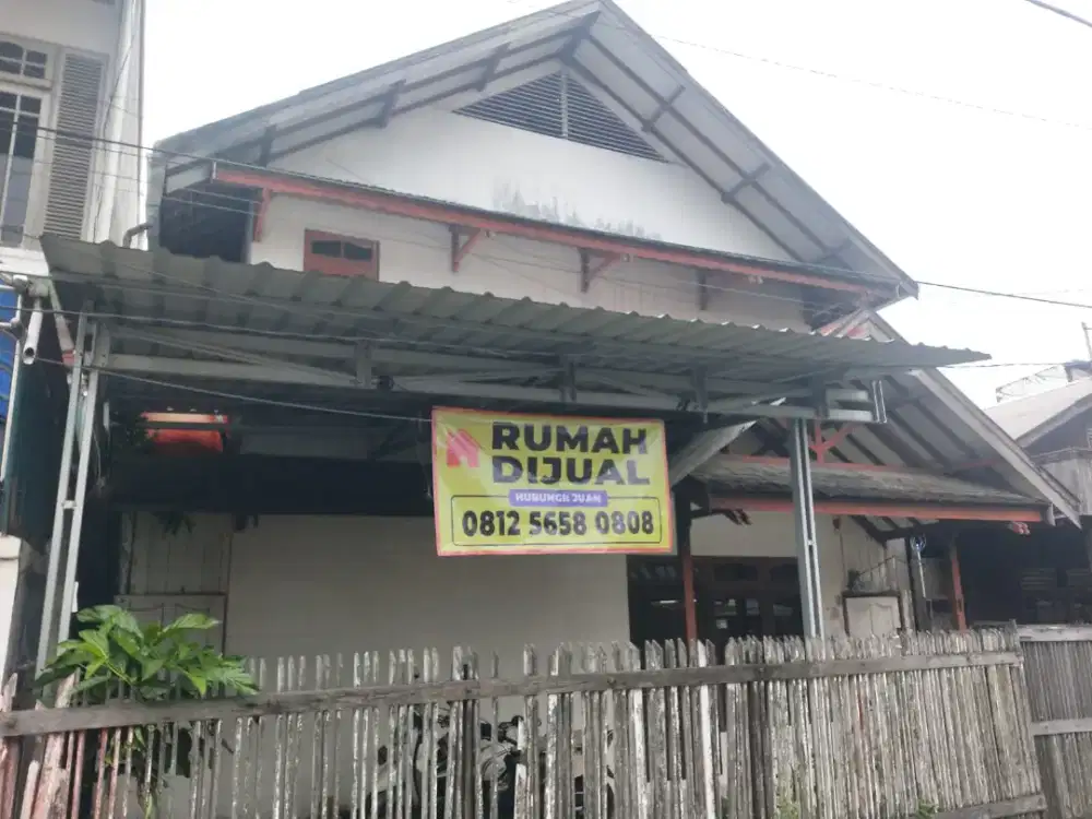 DIJUAL RUMAH 2 LANTAI (KAYU ULIN)