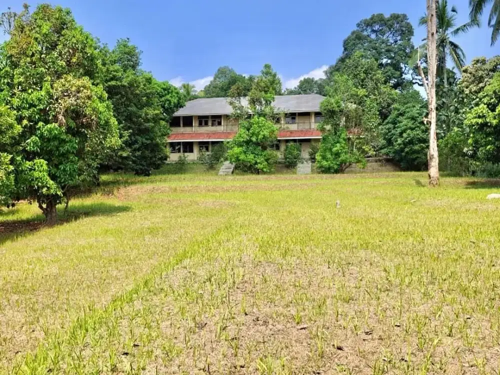 Tanah Luas + Ada Bangunan Ex Villa Siap Huni Zona Pariwisata di Parung Kuda Sukabumi. Hitung Tanah