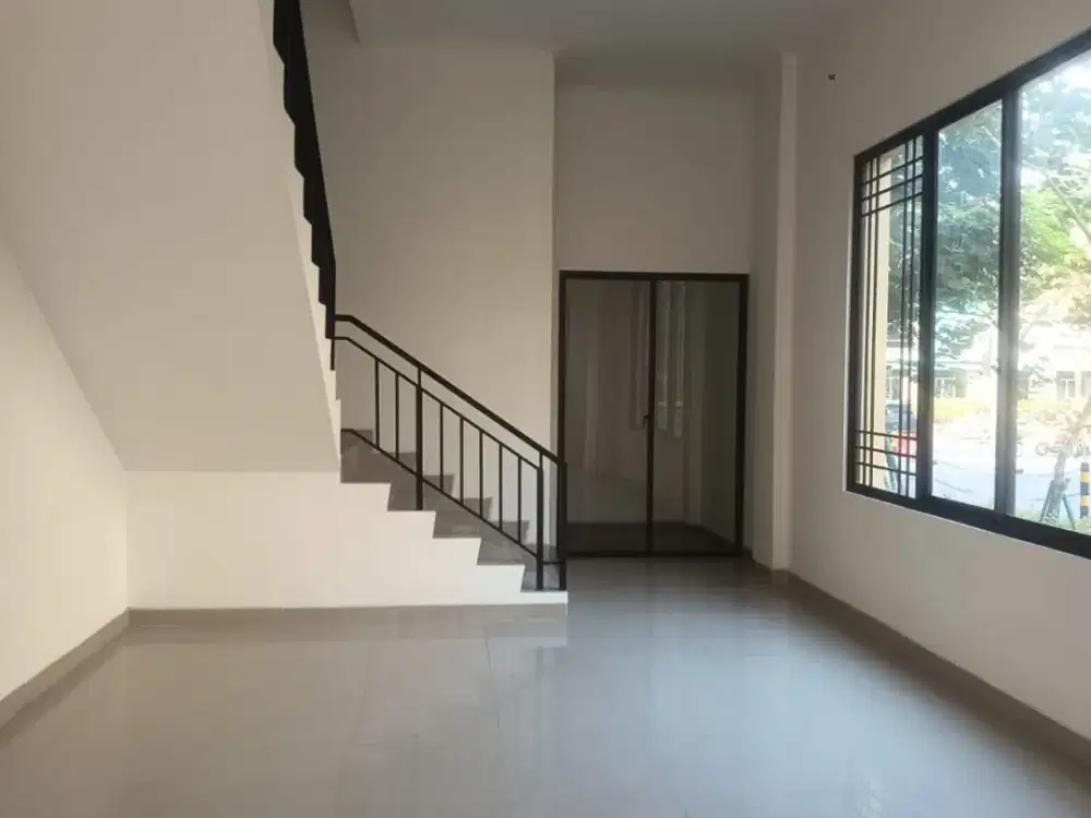 Rukan Korean Town Green Lake City – 3 Lantai, LT 54 m², LB 167 m², Harga 150 Juta/Tahun
