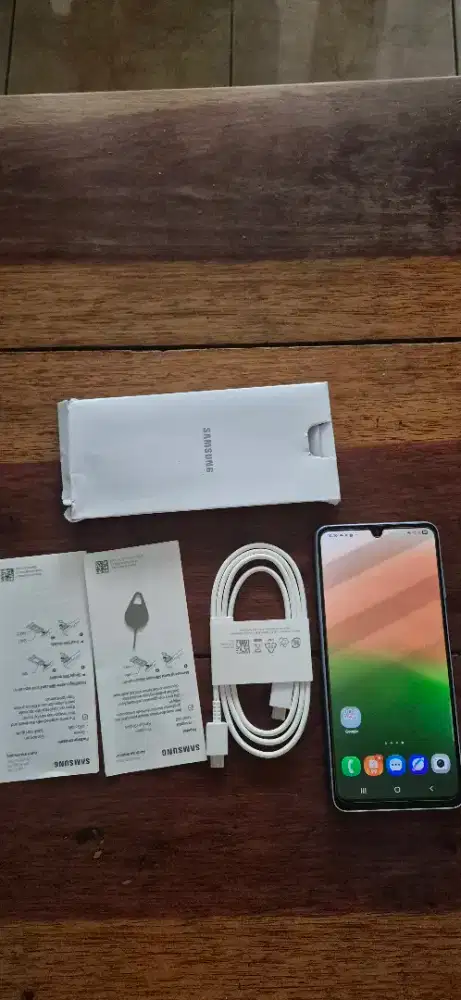 Dijual hp samsung A33 6/128 warna biru muda