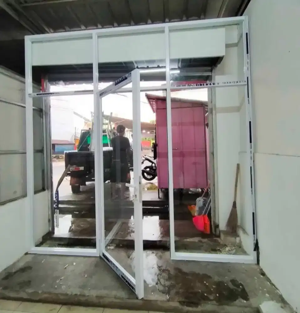 Kusen aluminium dan kacaa