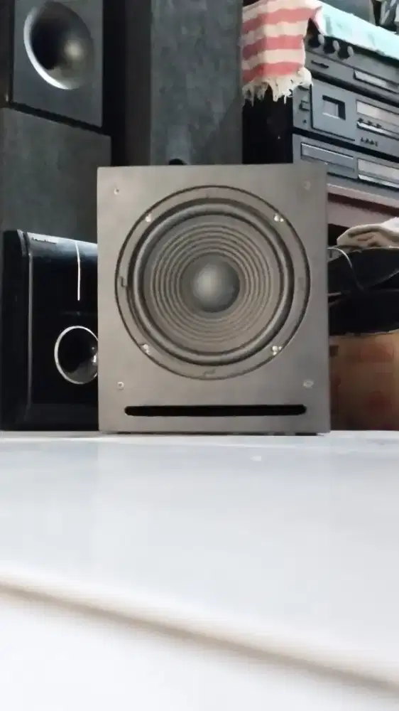 Speaker woofer penambah bass.driver yg digunakan bazoka akari 8inch