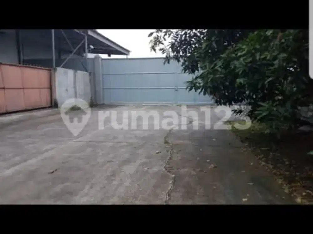Gudang Di Daanmogot, Jak Bar