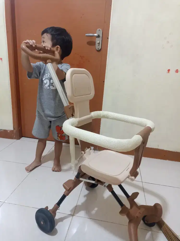 Stroller lipat warna coksu