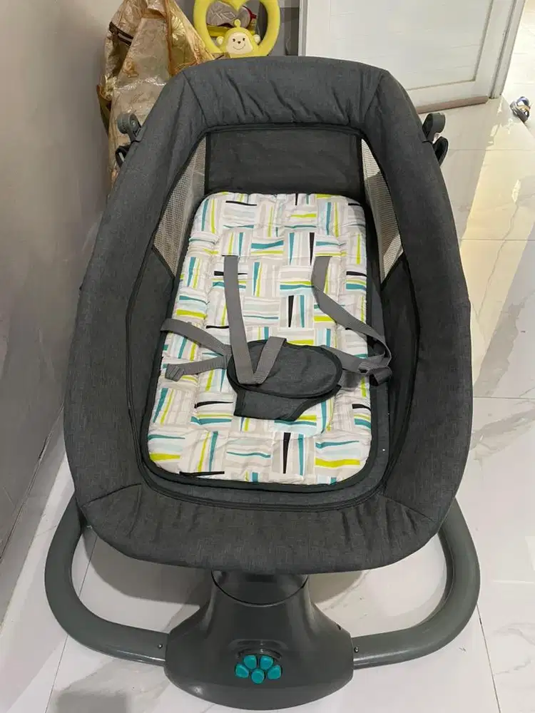 ayunan elektrik anak bayi