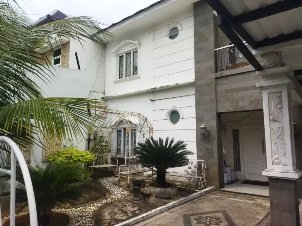 Rumah Mewah 2 Lantai SHM di Karang Tengah – Bangunan Muda, Siap Huni & Strategis!