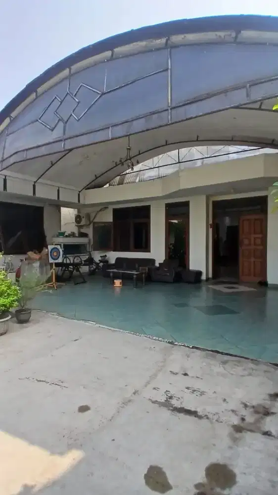 Dijual ruang usaha dan rumah 2 lt strategis mainroad Gatot Subroto Bdg