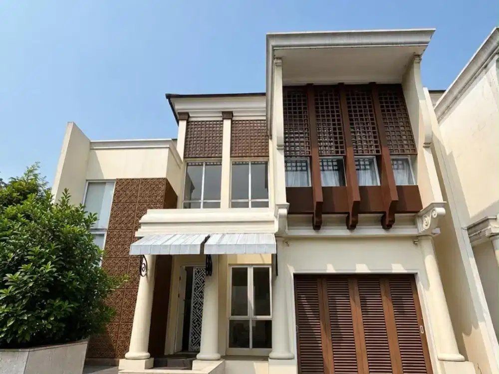 FOR SALE — SHEFFIELD GREENWICH   Rumah rapi & terawat Semi Furnished