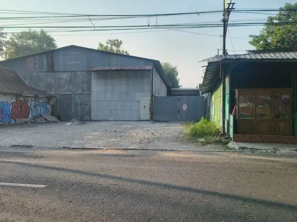 Gudang Luas Dekat Pasar Bantul - Jl. Urip Sumoharjo