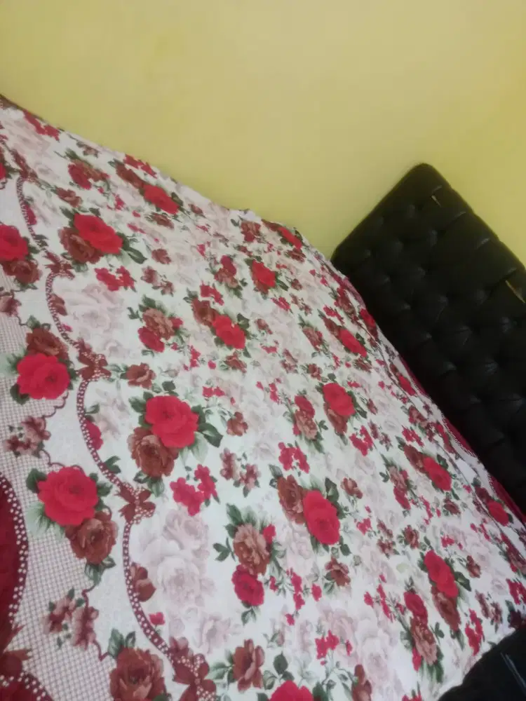 Kasur bekas set merk meexi ukuran 200×200 bekas rasa baru