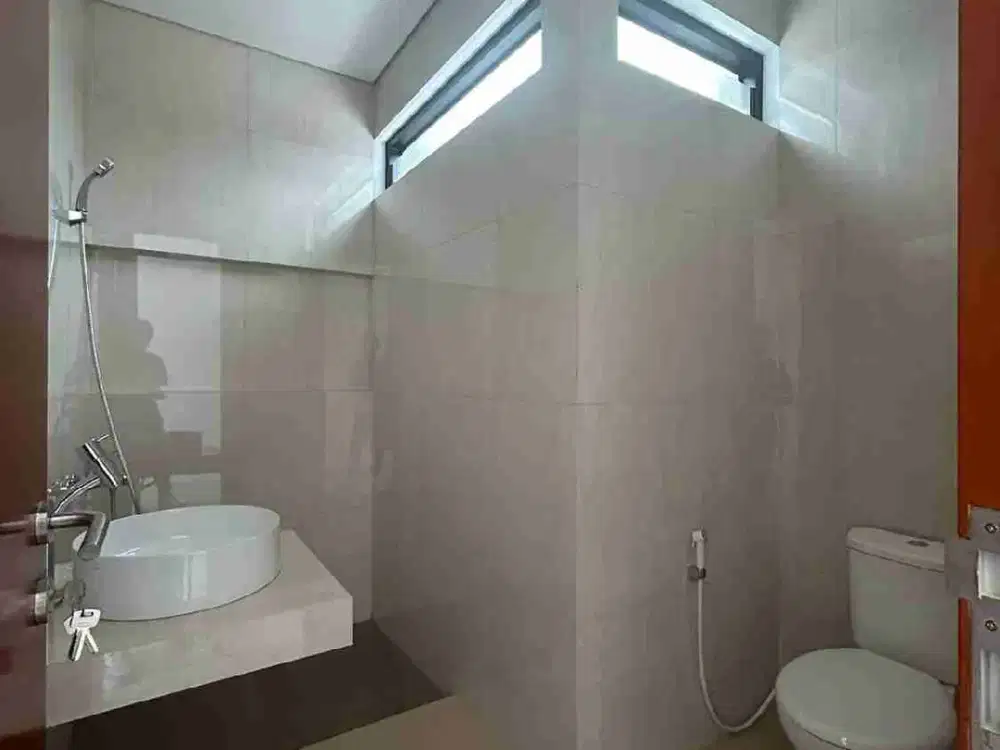 Dijual Rumah Baru Minimalis di Taman kopo indah