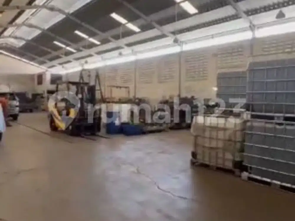 *DiJual Gudang Lama Hitung Tanah, Pinggir Jalan Di Sunter, Jakarta Utara.
(Kode Rmrg 2509)