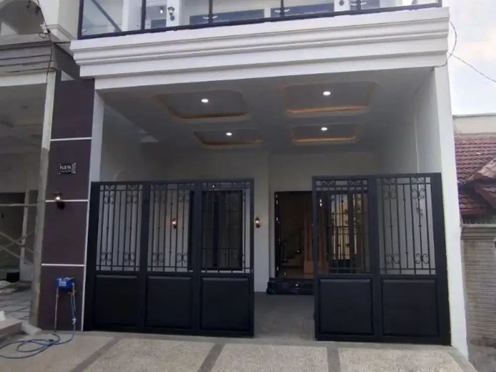 DIJUAL Baru Rumah Modern Minimalis 2Lt Bonus Furnish dan Rooftop Siap Huni Lingkungan Aman Dekat Exit Tol Sawojajar dan Pusat Kuliner di Sawojajar 1