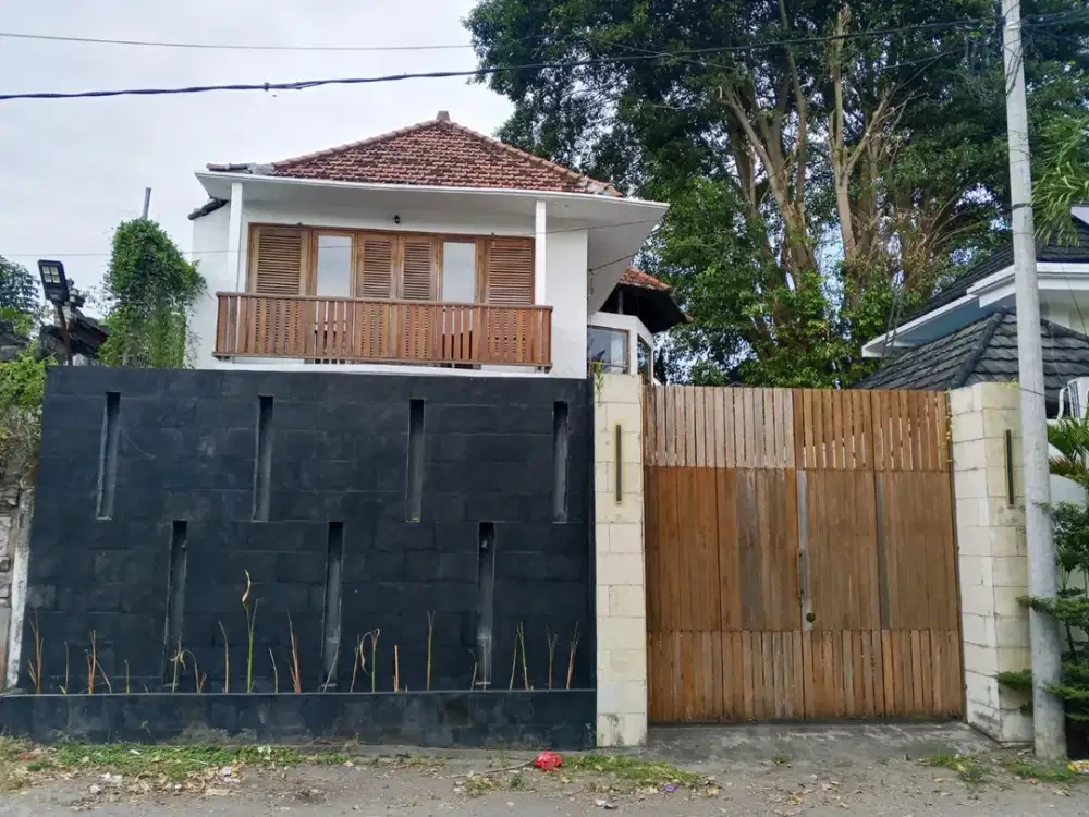 RUMAH FULLY FURNISHED DI KUNTI SEMINYAK