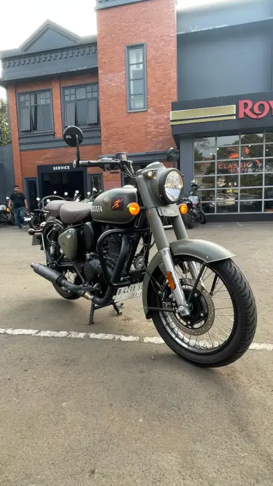 Classic 350 militer 2024