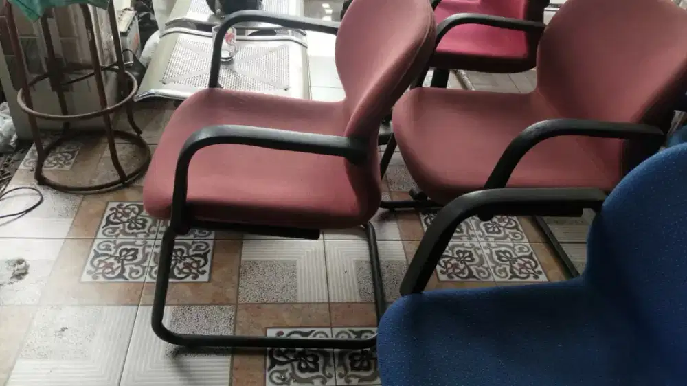 Kursi kantor dijual