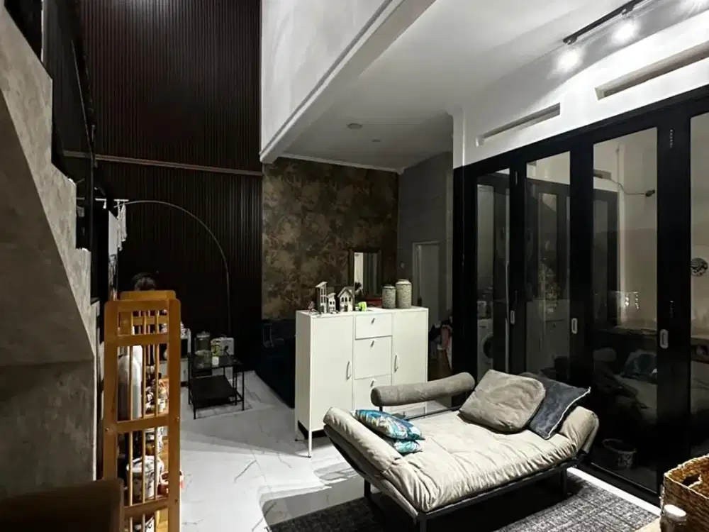 1,95M Nego! Rumah 2 Lantai di  Sanggar Hurip Buah Batu – SHM