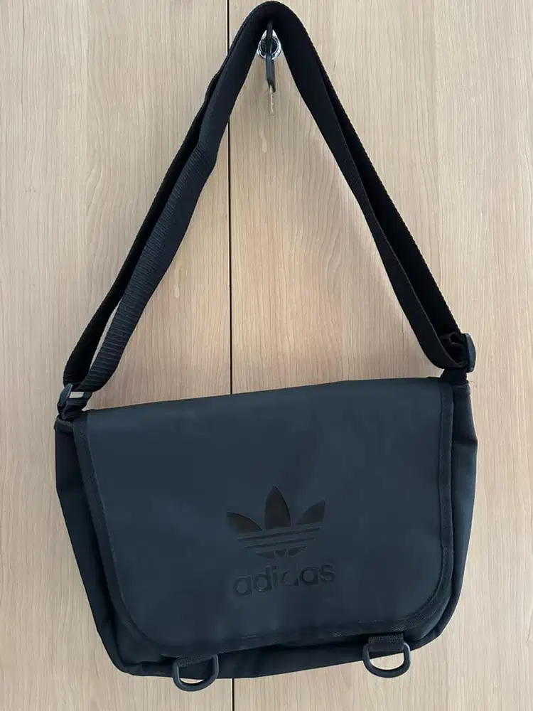 Slingbag Adidas Medium