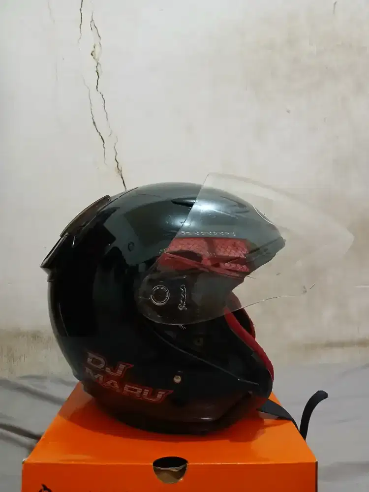 Helm KYT DJ Maru