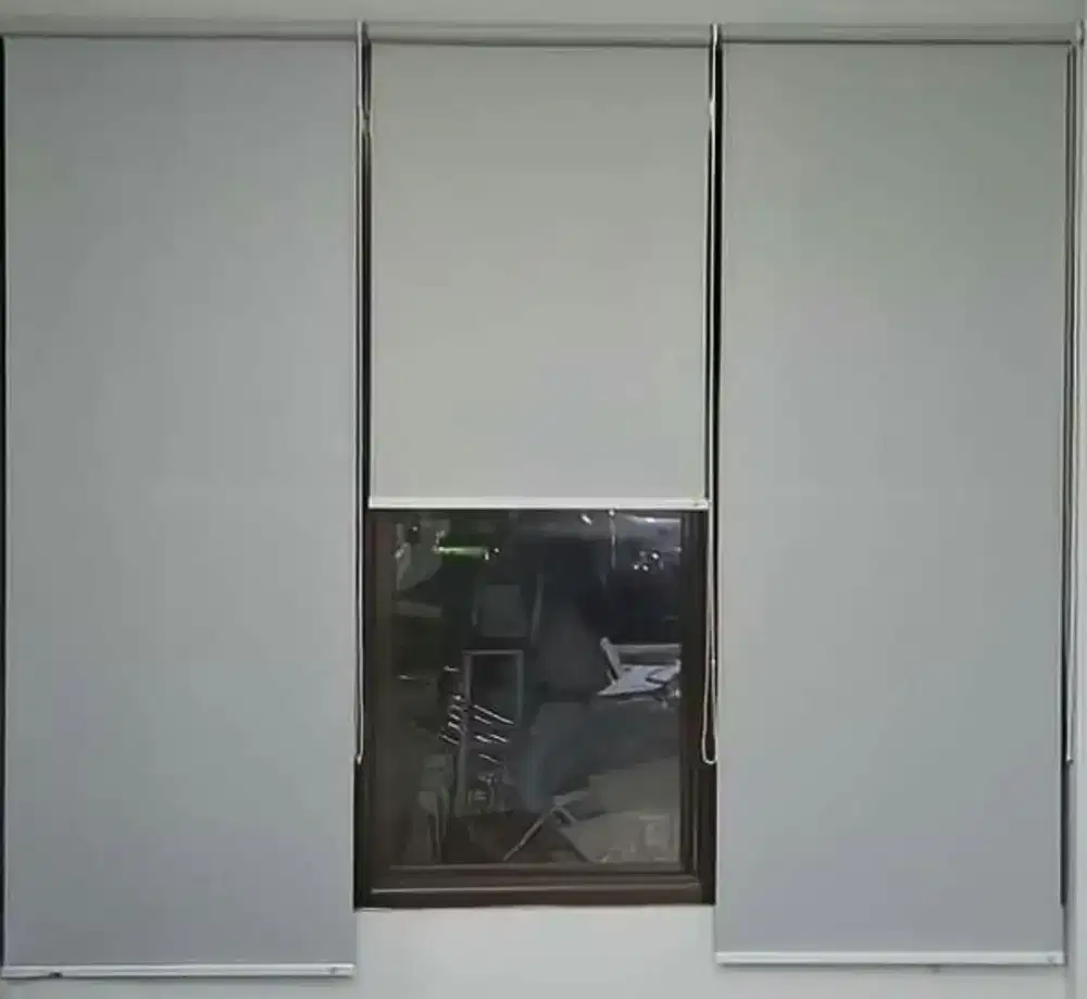 Tirai roller blind