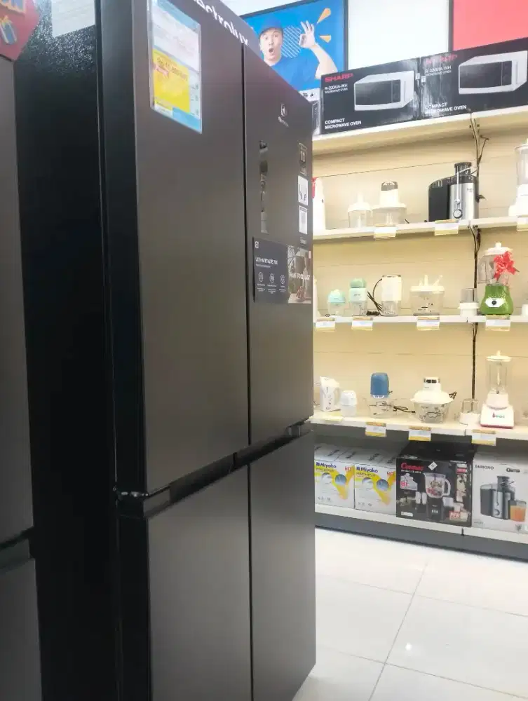 Kulkas Electrolux 496L / 43watt kredit tanpa dp