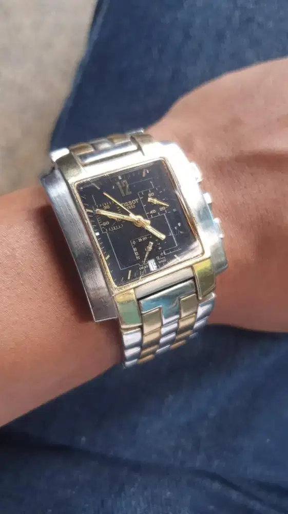 Tissot Tank Chronograph Quartz. Original Swiss Made.