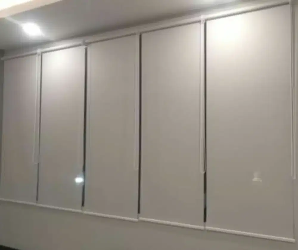 Tirai jendela roller blind