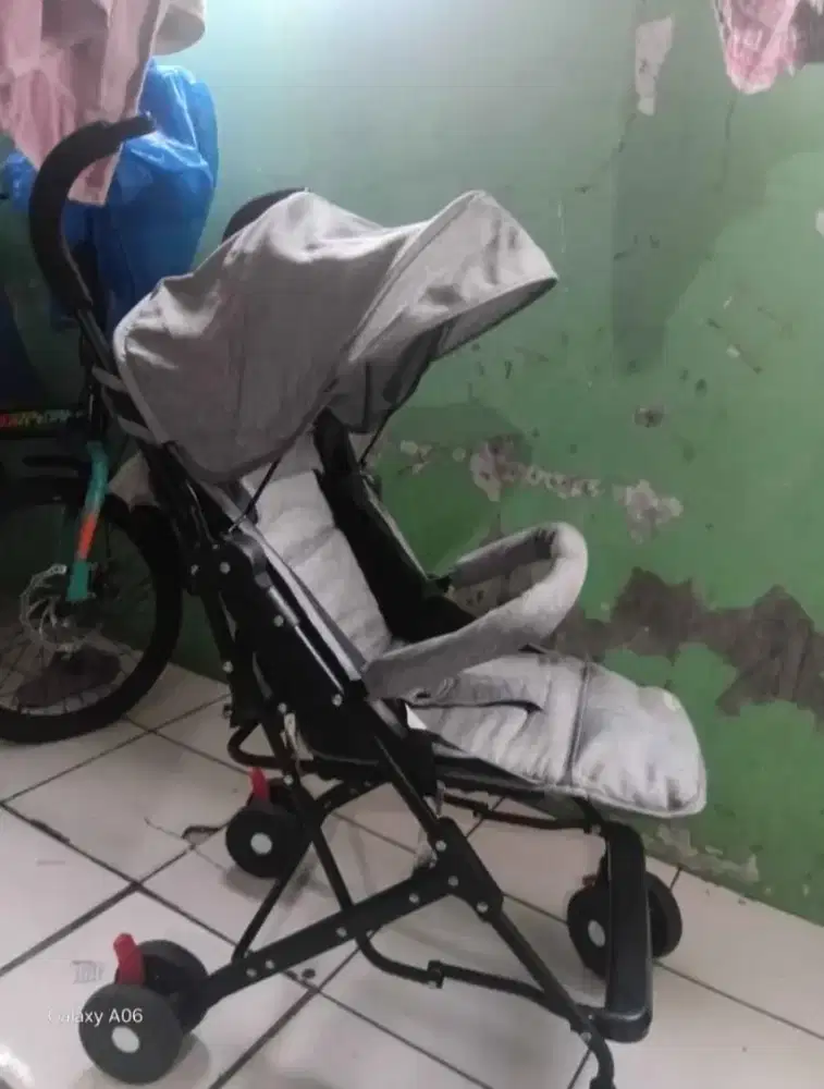 Jual stroller atau kereta dorong bayi bekas