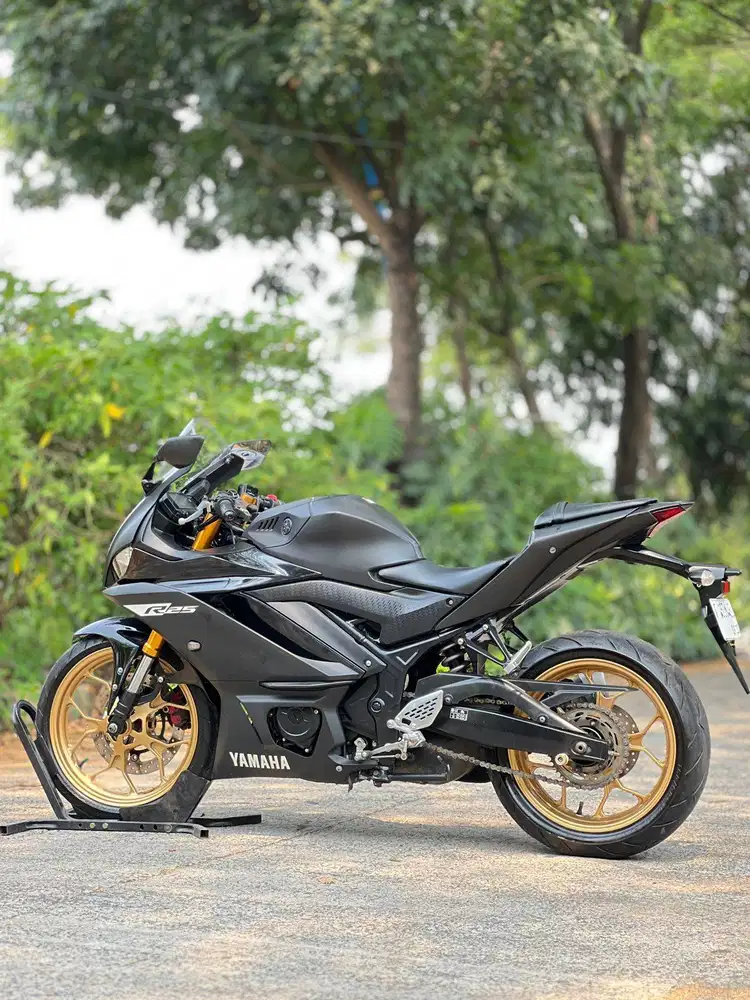 YAMAHA NEW R25 BLACK 2019 KM LOW PAJAK PANJANG SIAP JALAN