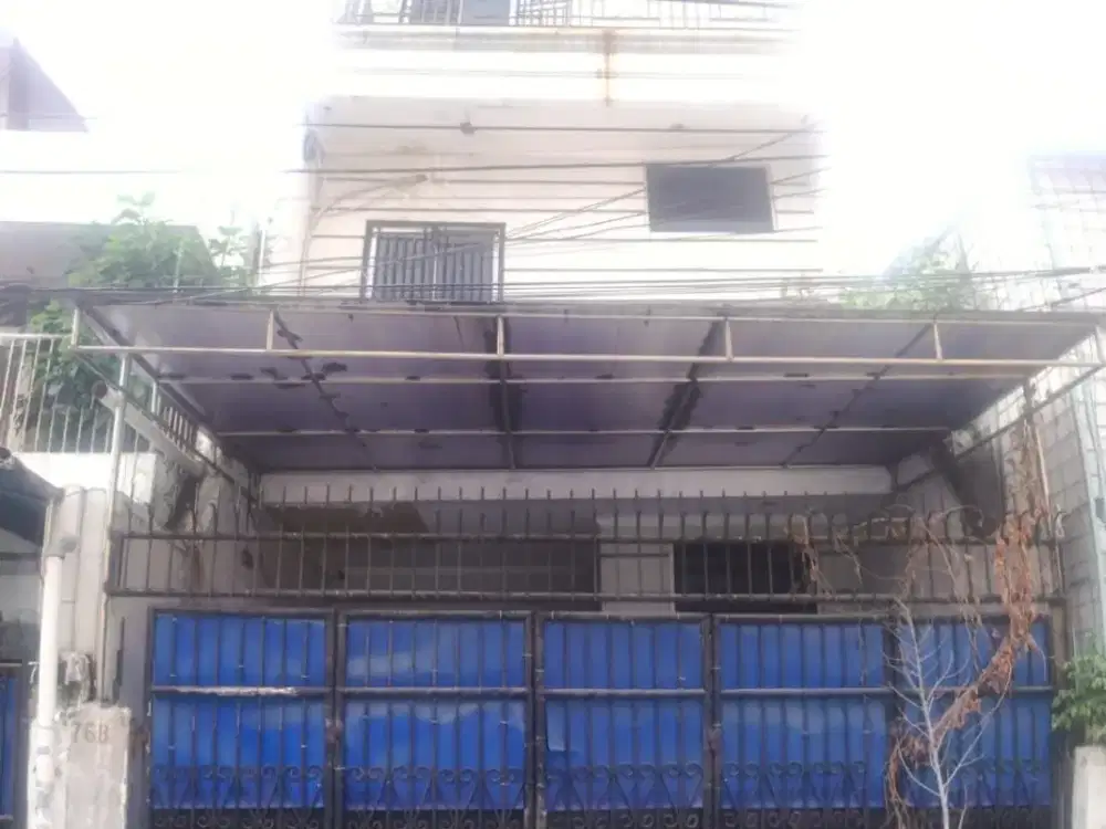 Di Jual dan Sewa Rumah 4 Lantai Akses Jalan Lebar 2 Mobil di Sawah Besar Jakarta Barat