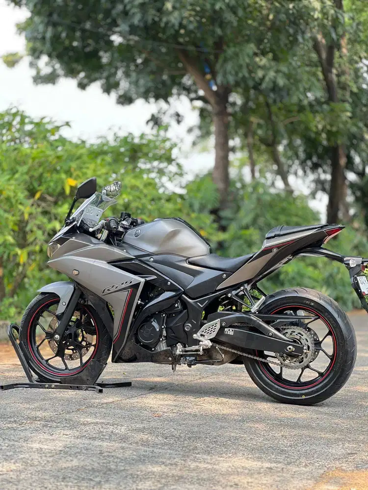 YAMAHA R25 OLD GREY 2016 KM 11K PAJAK PANJANG TINGGAL JALAN