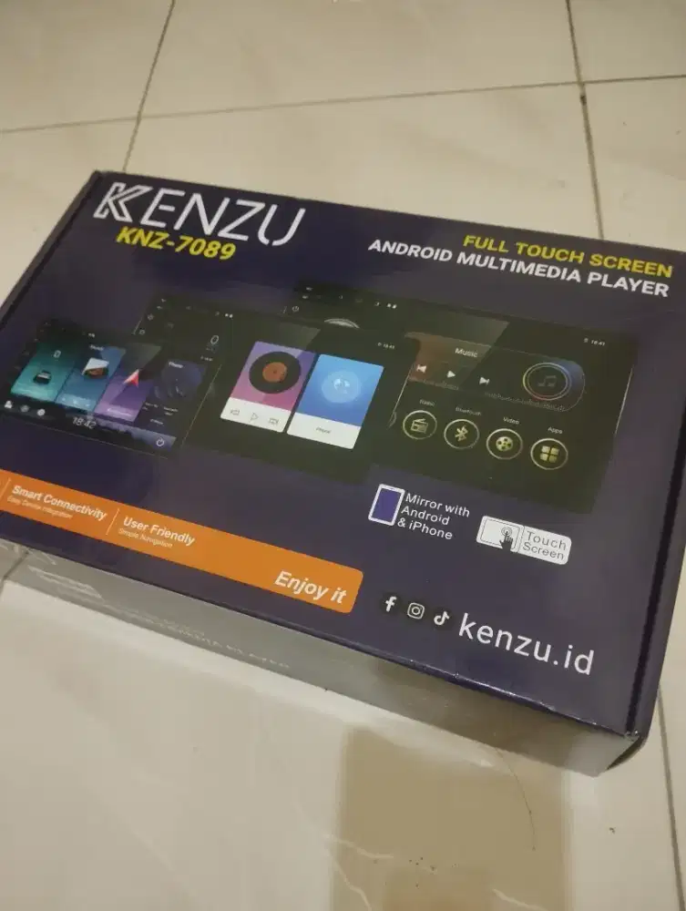 HEAD UNIT KNZ-7089