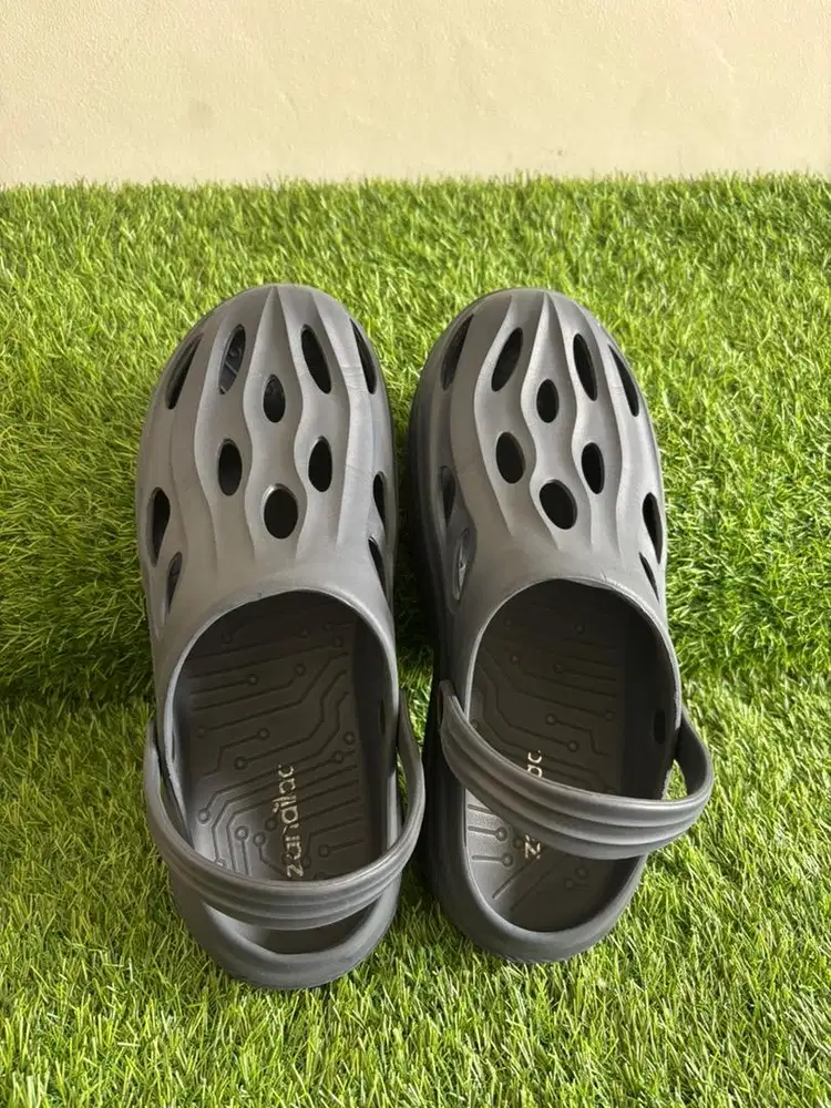 Dijual second sandal pria