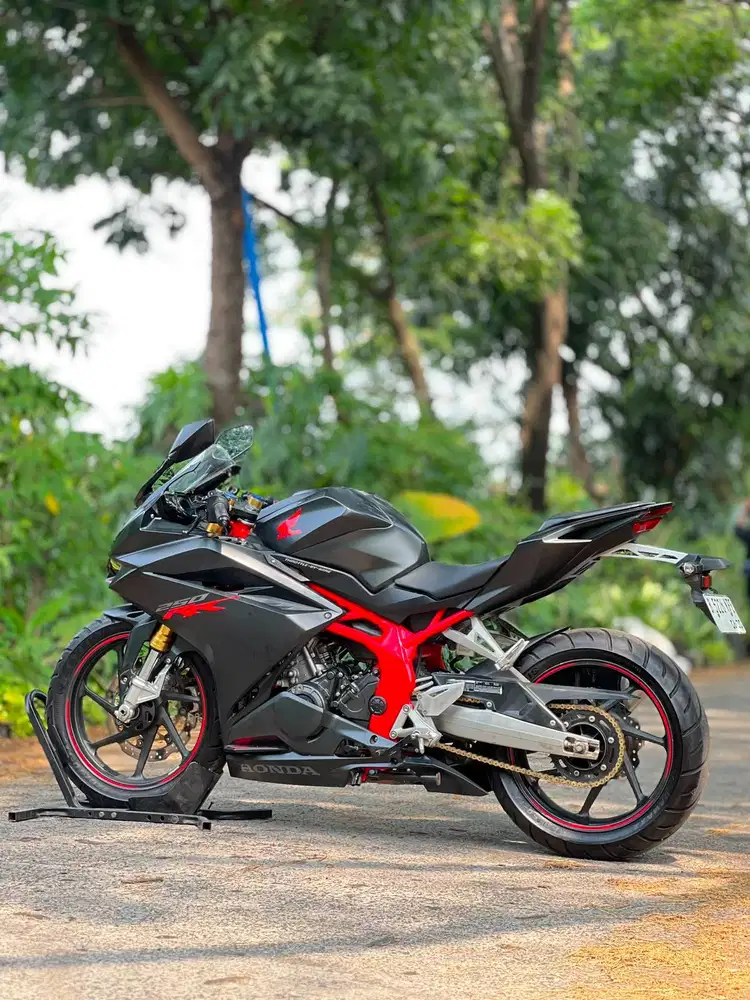 HONDA CBR250RR NON ABS 2019 HITAM KM LOW PAJAK PANJANG KAYAK BARU
