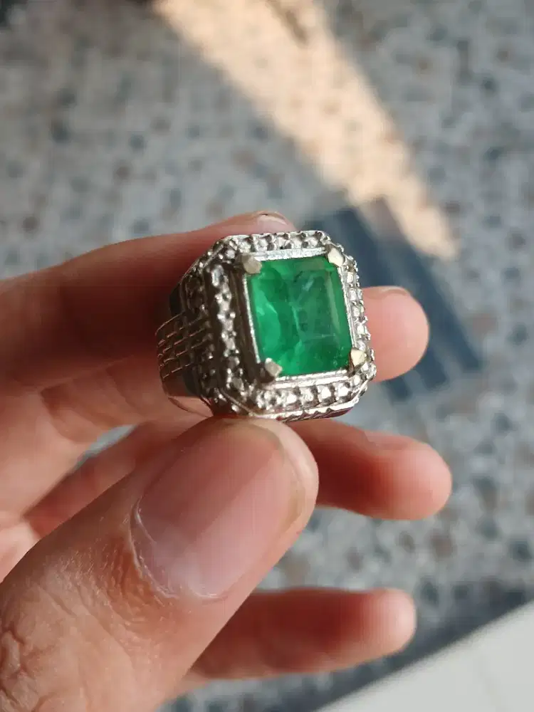 Cincin batu zambrud kalimantan