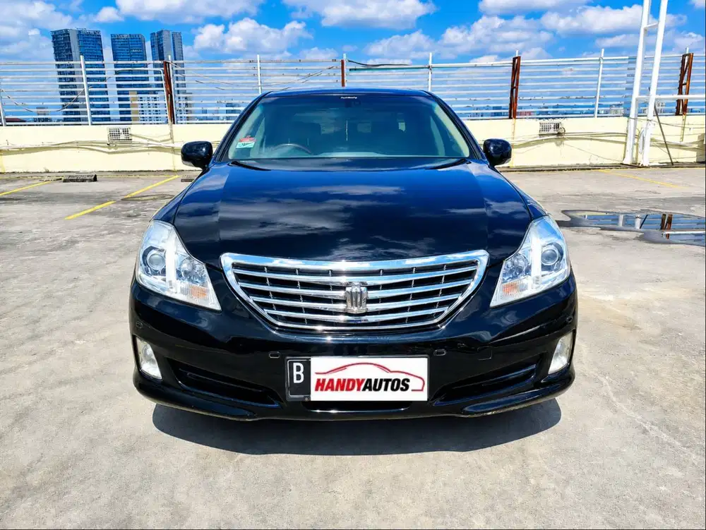 Toyota Crown 3.0 Royal Salon 2009 Automatic Hitam