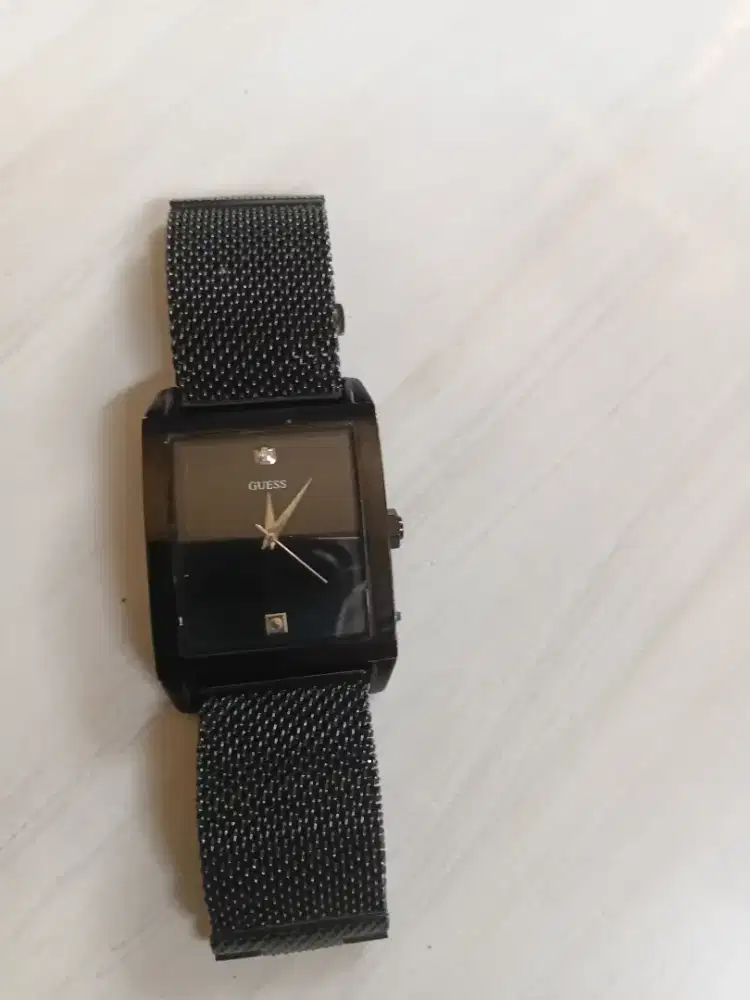 Jam tangan unisek guest