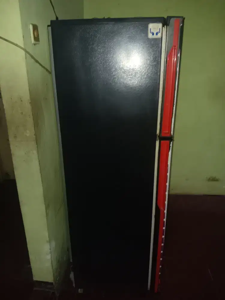 Kulkas dua pintu dingin banget