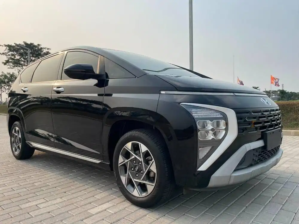 Hyundai Stargazer 1.5 Prime AT Matic 2023 kilometer 28 ribu