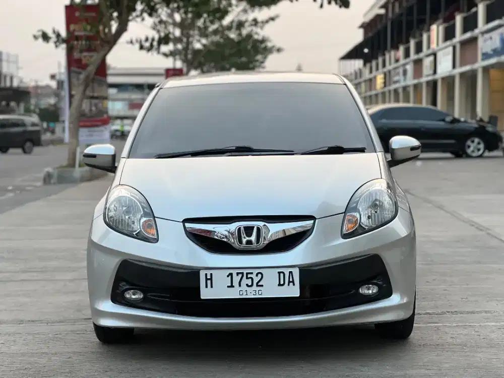 DP 4 JT Honda Brio E MT 2015 Low KM