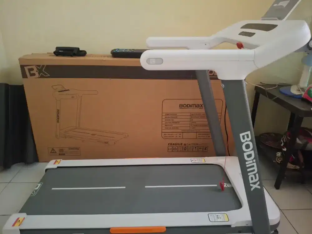 BODIMAX SPRINTER CORE/ Treadmill 15KM