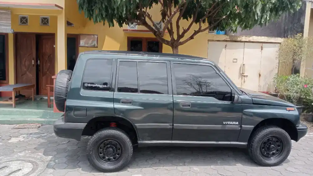 Suzuki Vitara jlx 1993 plat AA pajak hidup 4x4 aktif siap pakai murmer