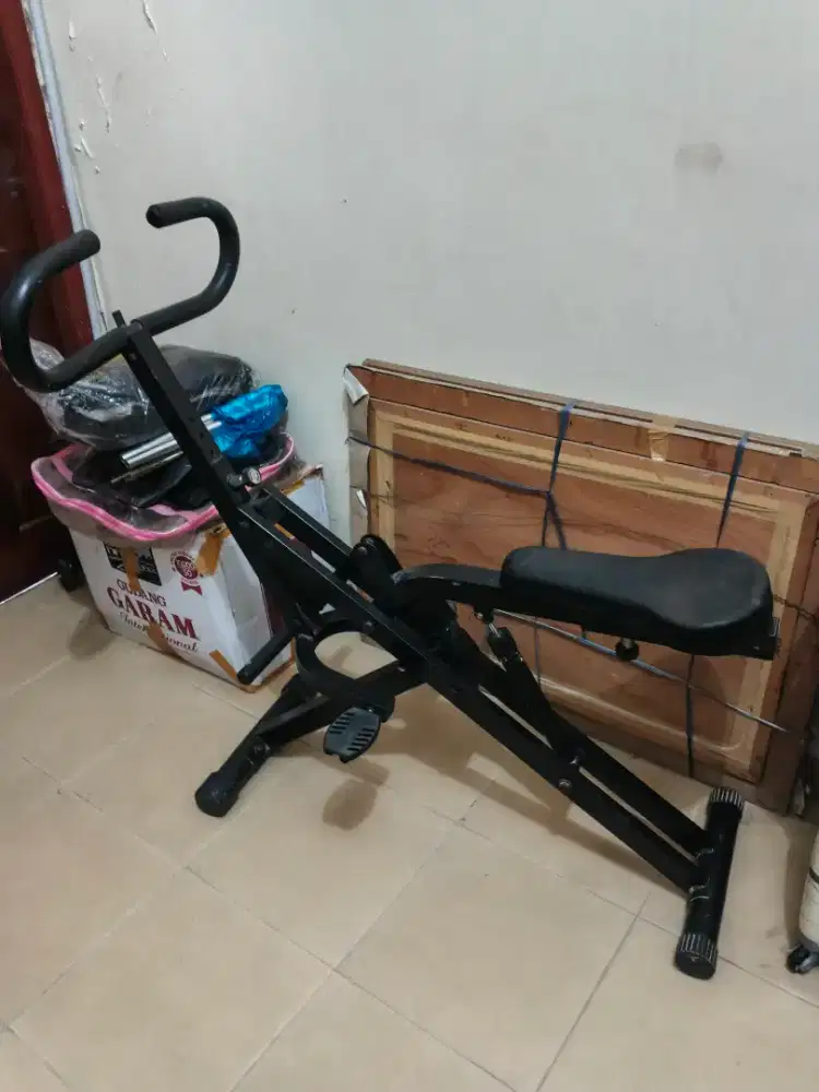Alat Fitness Squat ( Ditarik Bukan Gowes )
