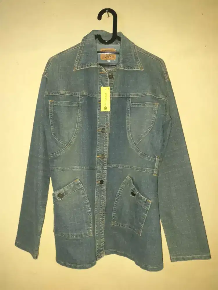 di jual jaket levis wanita preloved