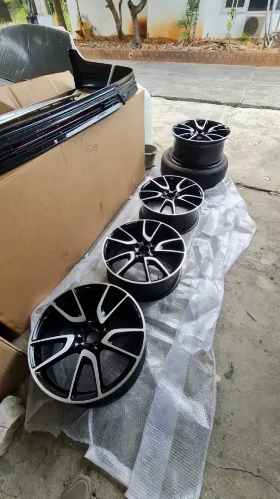 Velg OEM Mercedes Benz AMG GLC43 R21 Lebar 8.5/9.5 ET 40/22