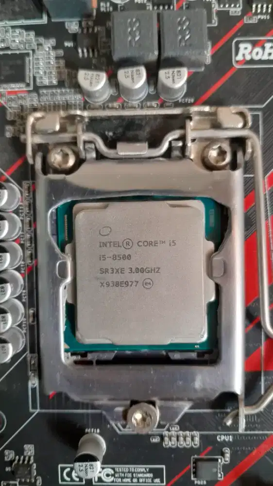 Prosesor core i5-8500 + mobo b250 ddr4