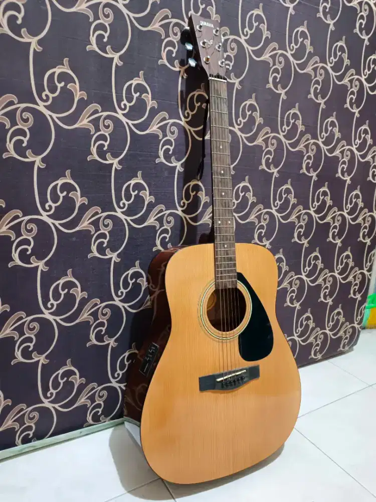 Gitar Akustik Elektrik Yamaha + Softcase